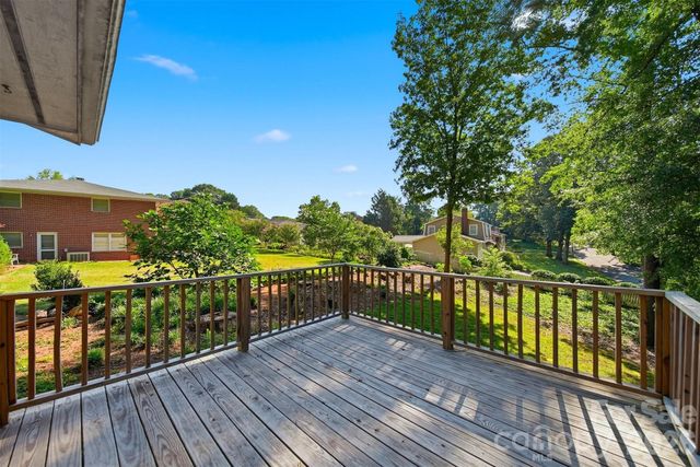 1650 12th Street Drive NW, Hickory, NC 28601