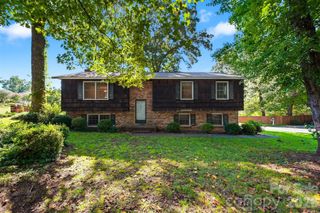 1650 12th Street Drive NW, Hickory, NC 28601