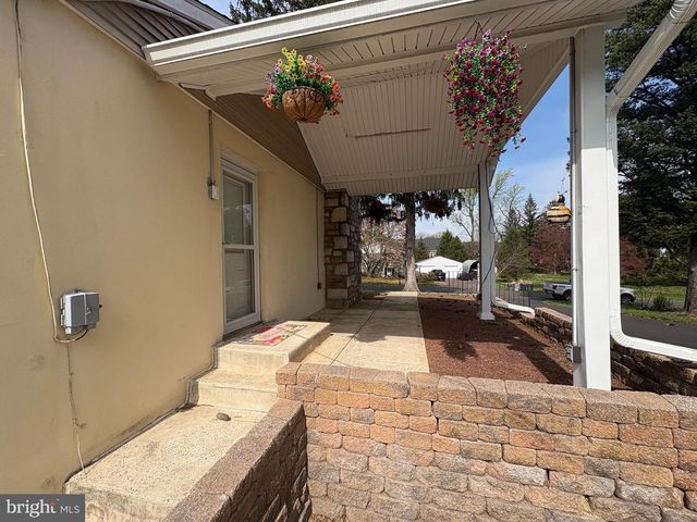 7 ELFRETH RD, Huntingdon Valley, PA 19006