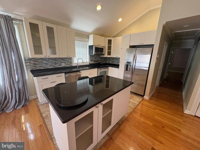 7 ELFRETH RD, Huntingdon Valley, PA 19006