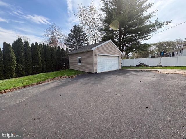 7 ELFRETH RD, Huntingdon Valley, PA 19006