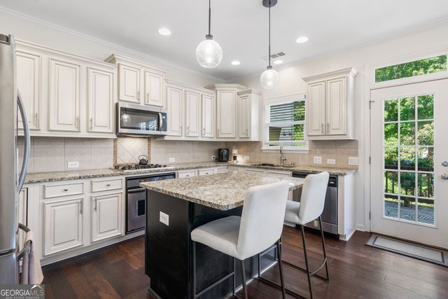 5800 Waters Edge Trail, Roswell, GA 30075