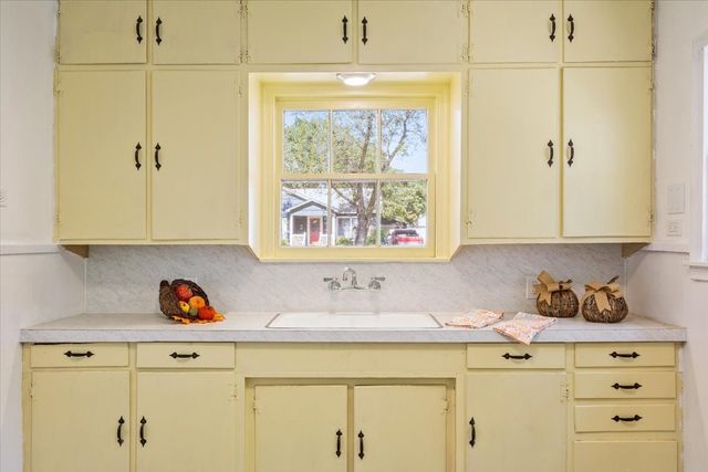 3012 Colonial Avenue, Waco, TX 76707