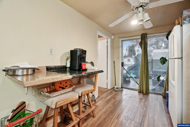 3680 Blossom Dr NE, Salem, OR 97305