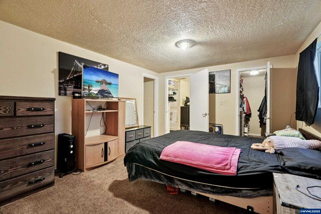 3680 Blossom Dr NE, Salem, OR 97305