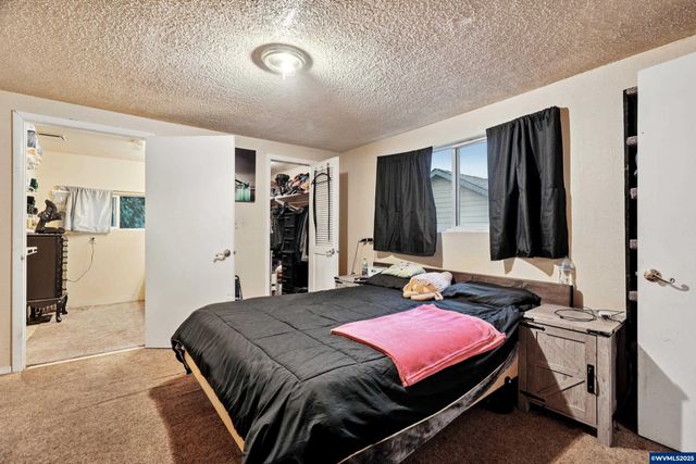 3680 Blossom Dr NE, Salem, OR 97305