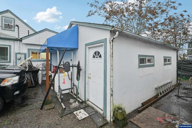 3680 Blossom Dr NE, Salem, OR 97305