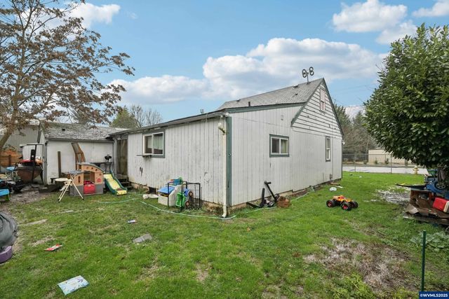 3680 Blossom Dr NE, Salem, OR 97305