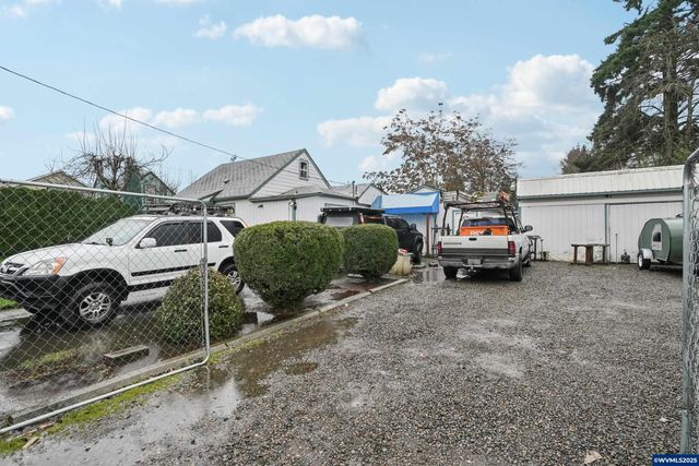 3680 Blossom Dr NE, Salem, OR 97305