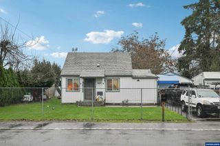 3680 Blossom Dr NE, Salem, OR 97305