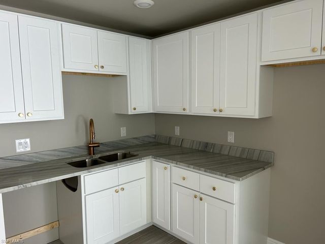 2987 Thomas ST, Fort Myers, FL 33916