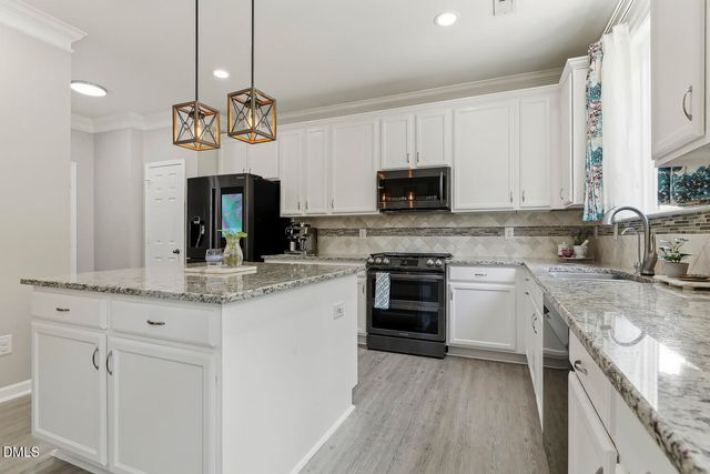 634 Piper Stream Circle, Cary, NC 27519
