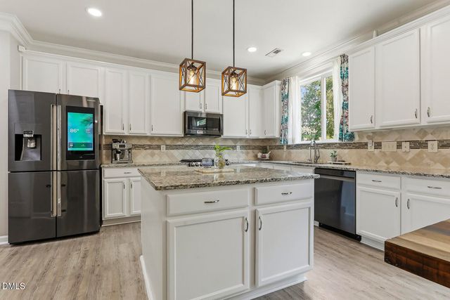 634 Piper Stream Circle, Cary, NC 27519
