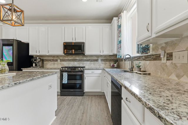 634 Piper Stream Circle, Cary, NC 27519