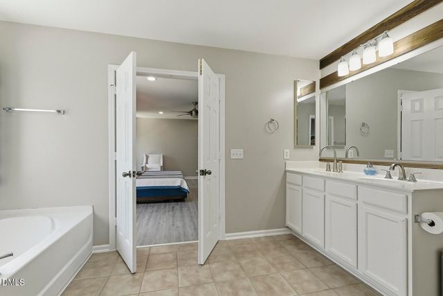 634 Piper Stream Circle, Cary, NC 27519