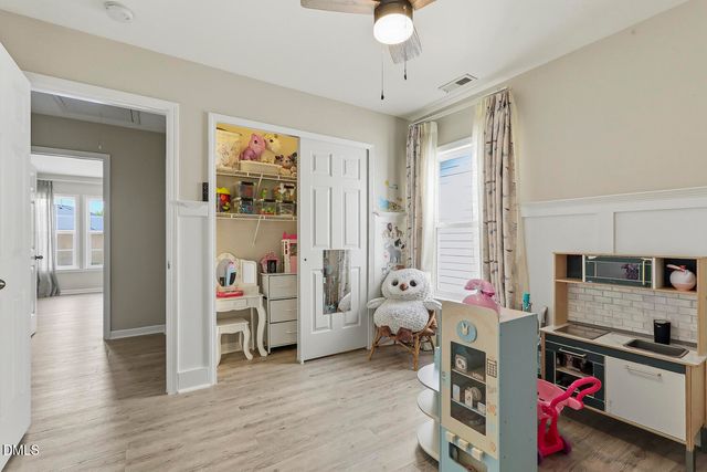 634 Piper Stream Circle, Cary, NC 27519