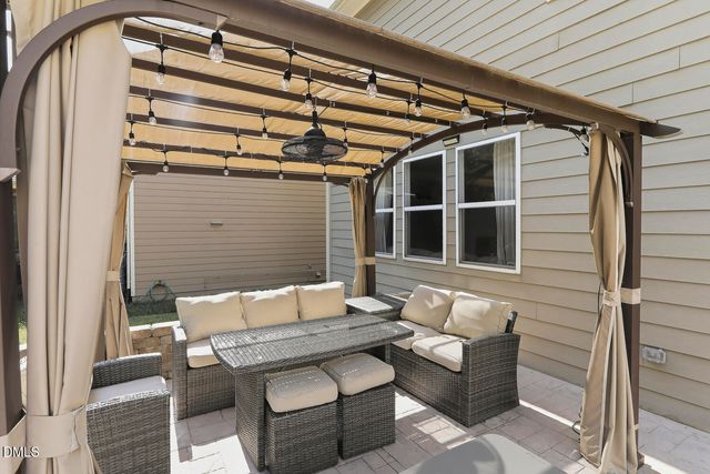 634 Piper Stream Circle, Cary, NC 27519