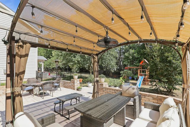 634 Piper Stream Circle, Cary, NC 27519