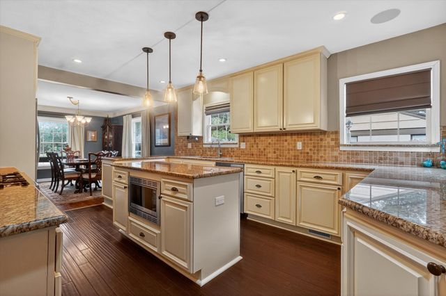 3618 S Hills Avenue, Fort Worth, TX 76109