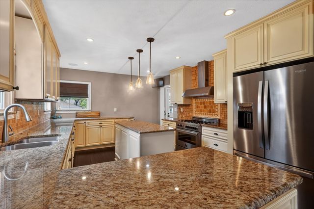 3618 S Hills Avenue, Fort Worth, TX 76109