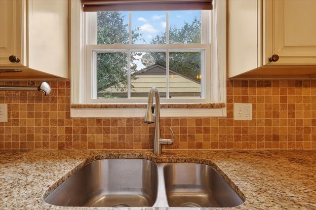 3618 S Hills Avenue, Fort Worth, TX 76109