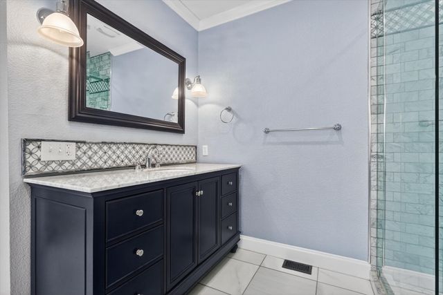 3618 S Hills Avenue, Fort Worth, TX 76109