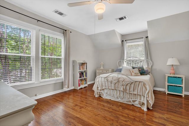 3618 S Hills Avenue, Fort Worth, TX 76109