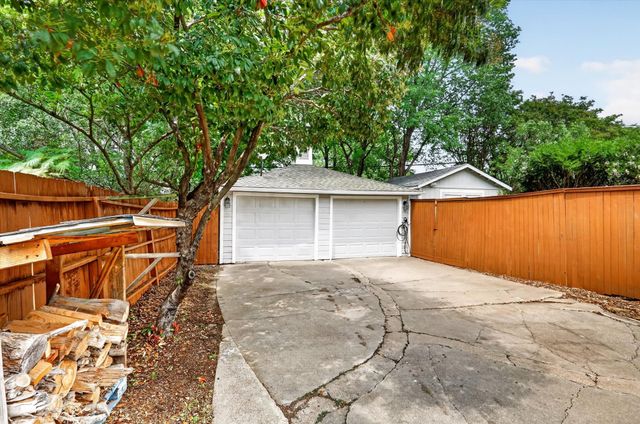 3618 S Hills Avenue, Fort Worth, TX 76109