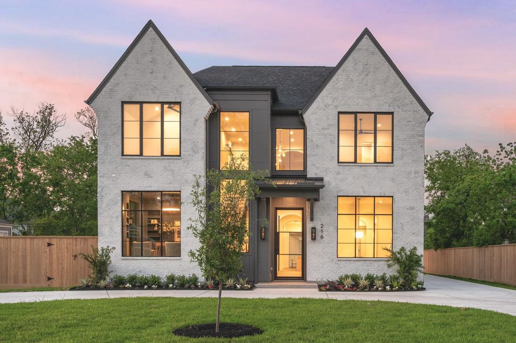 216 W 31st Street, Houston, TX 77018