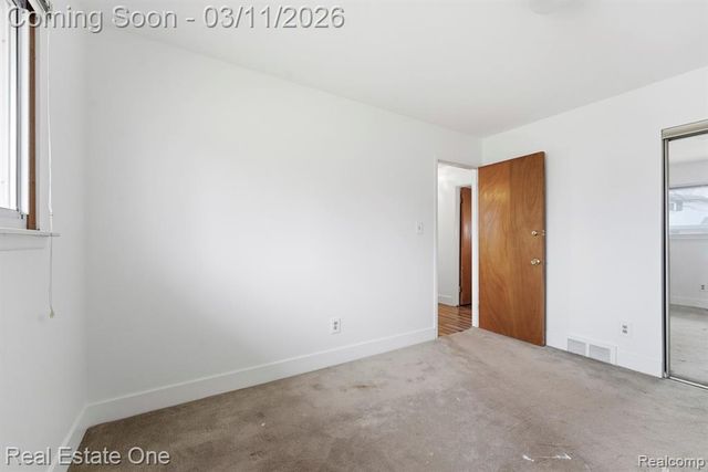 2071 Meyer Court, Lincoln Park, MI 48146