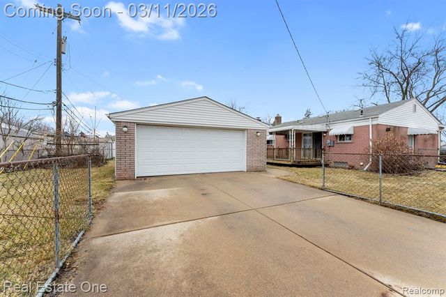 2071 Meyer Court, Lincoln Park, MI 48146