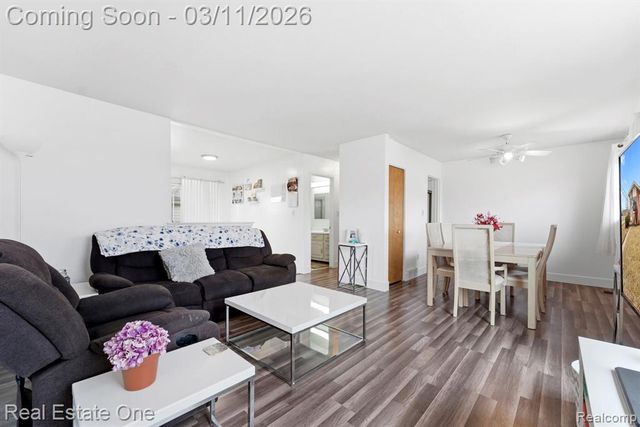 2071 Meyer Court, Lincoln Park, MI 48146