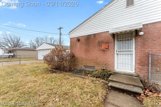 2071 Meyer Court, Lincoln Park, MI 48146