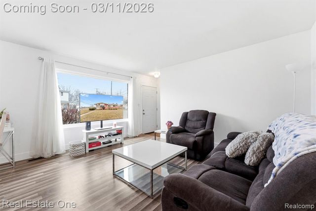 2071 Meyer Court, Lincoln Park, MI 48146