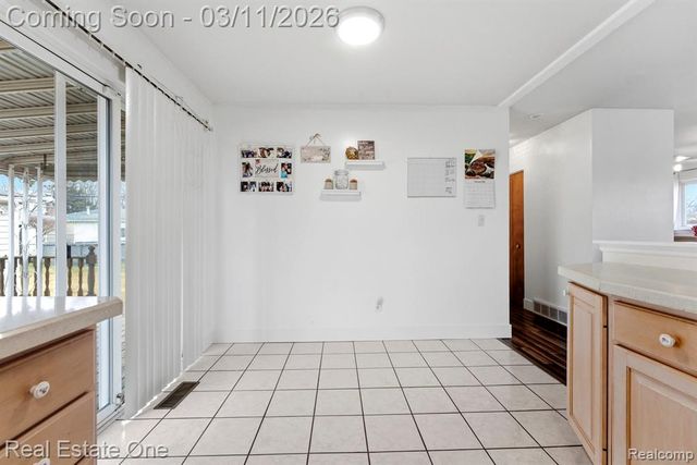 2071 Meyer Court, Lincoln Park, MI 48146