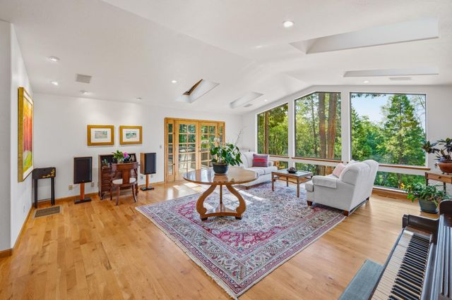 10770 Cement Hill Rd, Nevada City, CA 95959