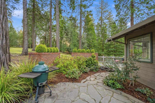 10770 Cement Hill Rd, Nevada City, CA 95959