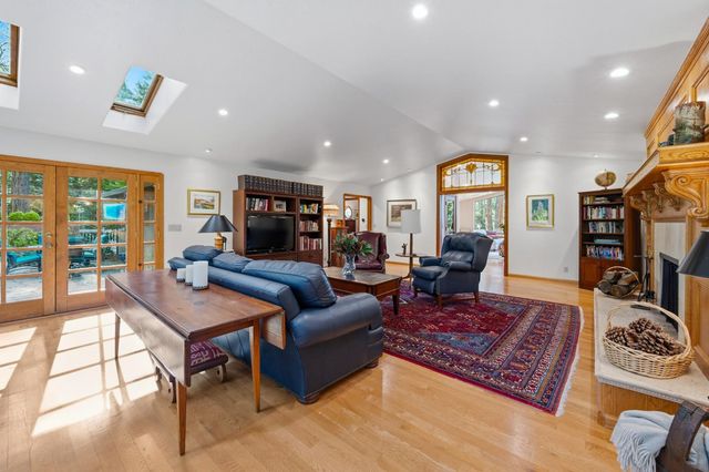 10770 Cement Hill Rd, Nevada City, CA 95959