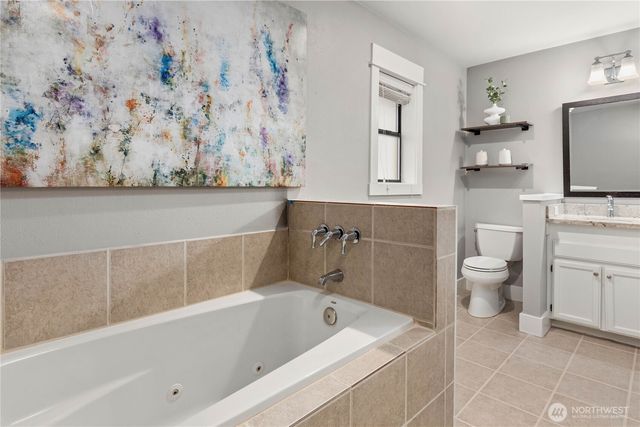 8227 NE 166th Street, Kenmore, WA 98028