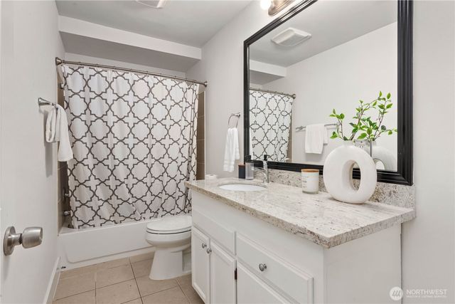 8227 NE 166th Street, Kenmore, WA 98028