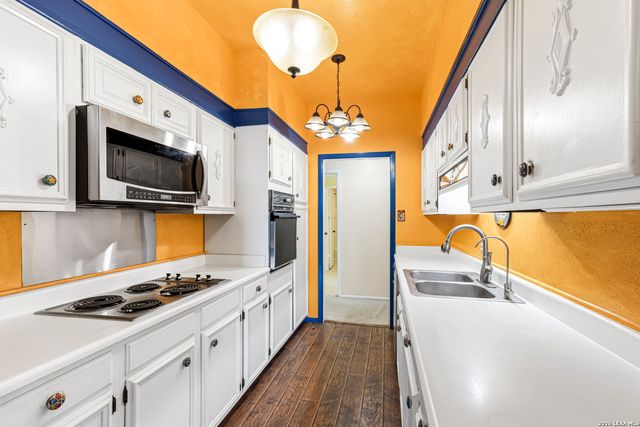 3678 Hidden Dr Apt 905, San Antonio, TX 78217