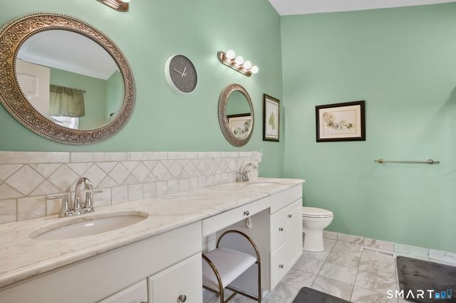 447 Fisher Court 447, Shelton, CT 06484