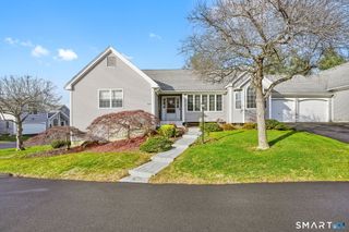 447 Fisher Court 447, Shelton, CT 06484