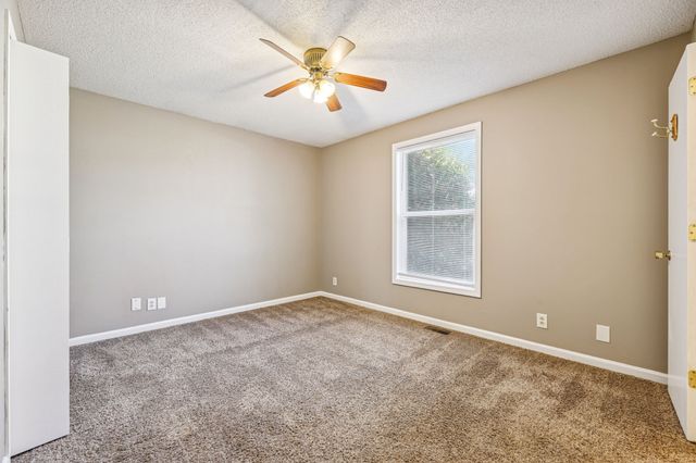 730 Inver Ln, Clarksville, TN 37042