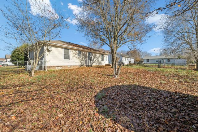 730 Inver Ln, Clarksville, TN 37042