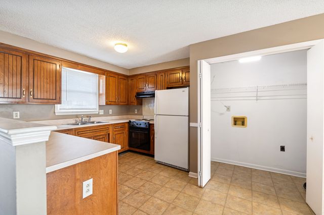 730 Inver Ln, Clarksville, TN 37042