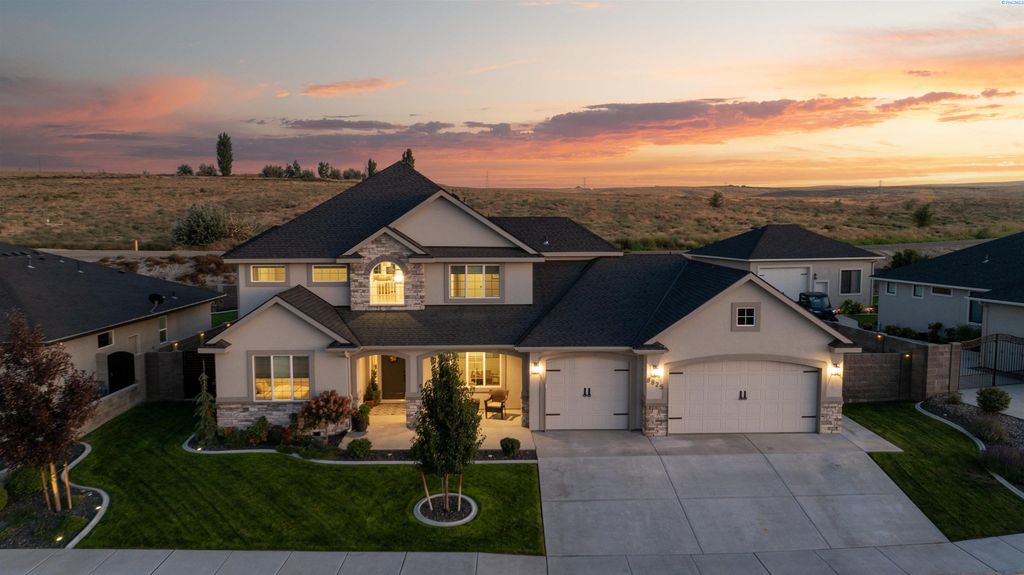 8825 W 12th Avenue, Kennewick, WA 99338