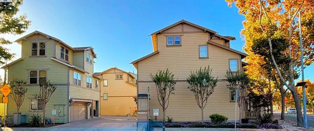 653 Macarthur Blvd, San Leandro, CA 94577