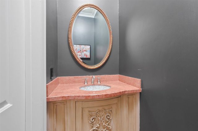 2221 Welch Street 401, Houston, TX 77019