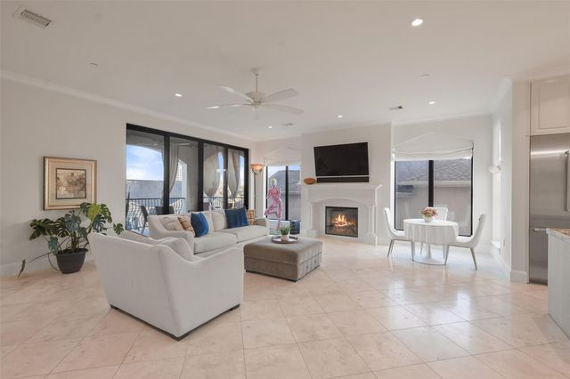 2221 Welch Street 401, Houston, TX 77019